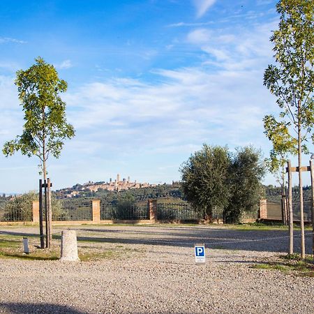 Agriturismo Castello Di Montauto 圣吉米纳诺 外观 照片