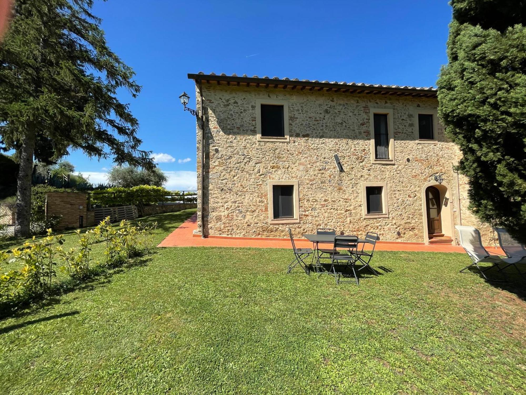 Agriturismo Castello Di Montauto 圣吉米纳诺 外观 照片
