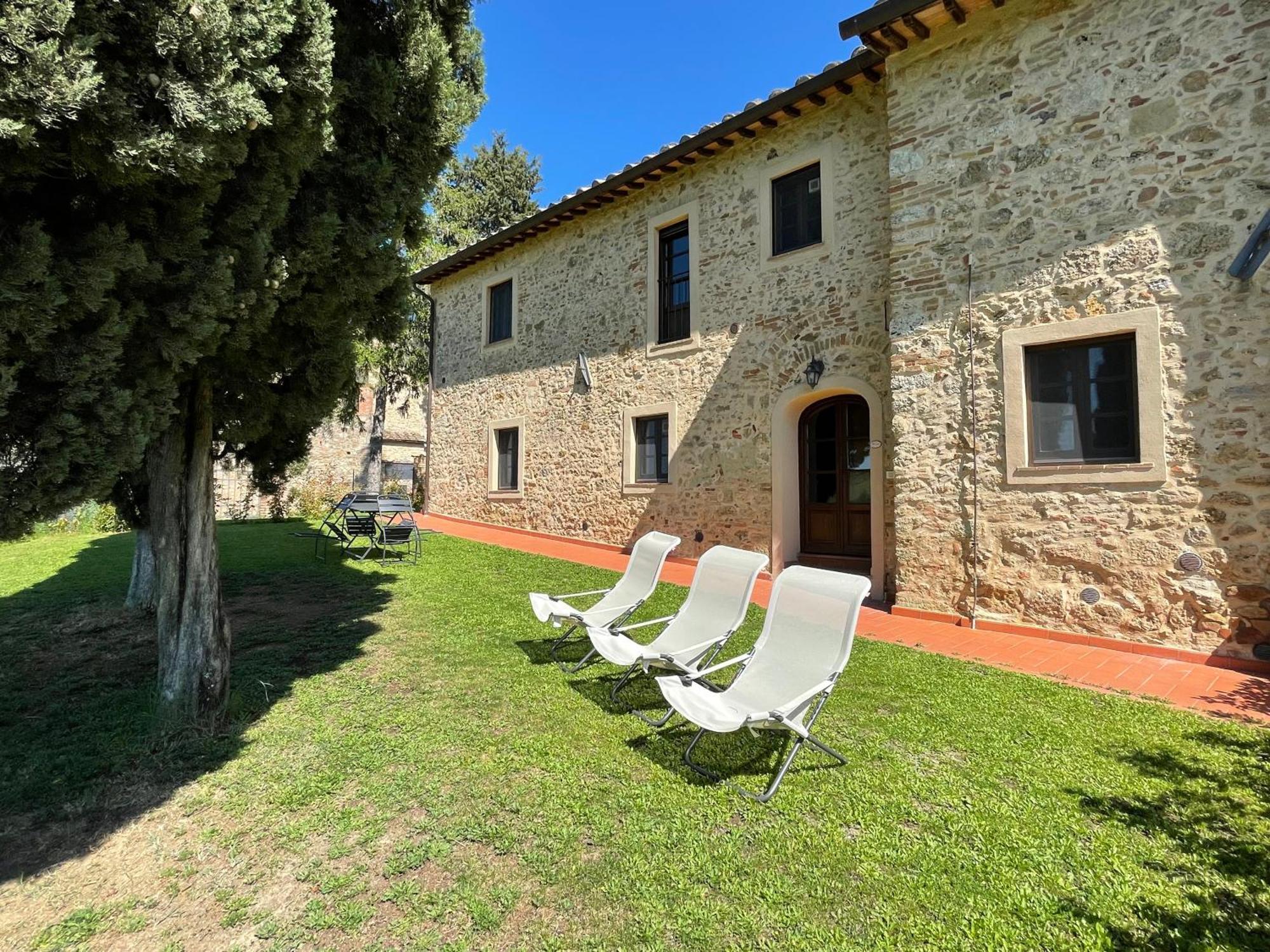 Agriturismo Castello Di Montauto 圣吉米纳诺 外观 照片