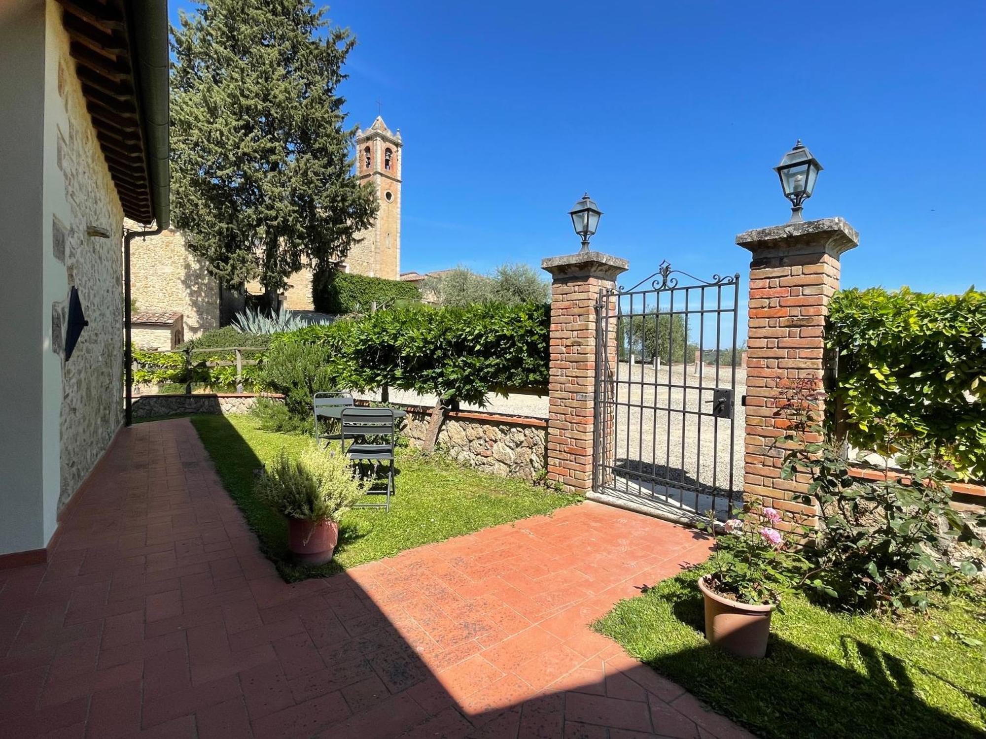 Agriturismo Castello Di Montauto 圣吉米纳诺 外观 照片