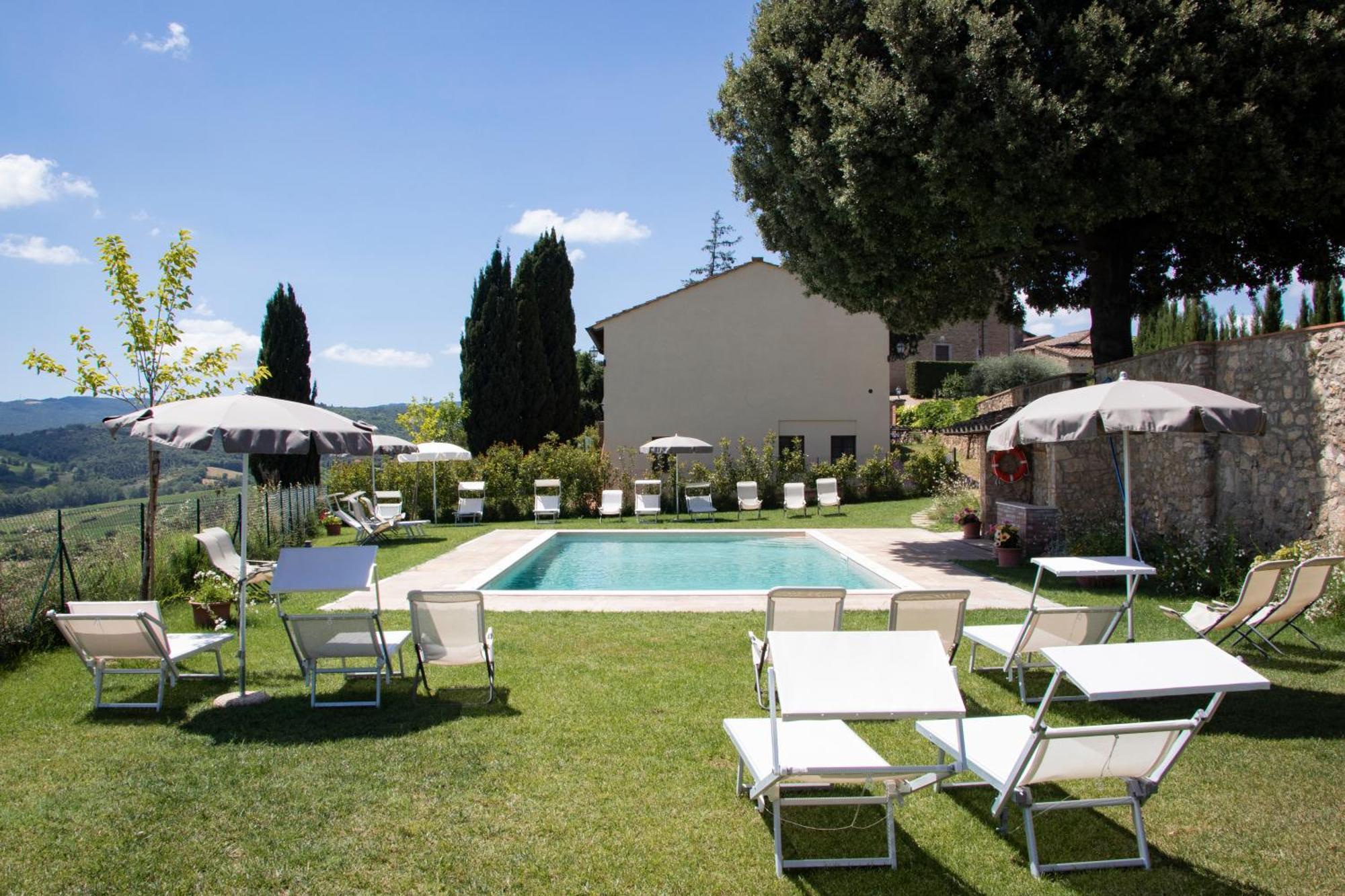 Agriturismo Castello Di Montauto 圣吉米纳诺 外观 照片