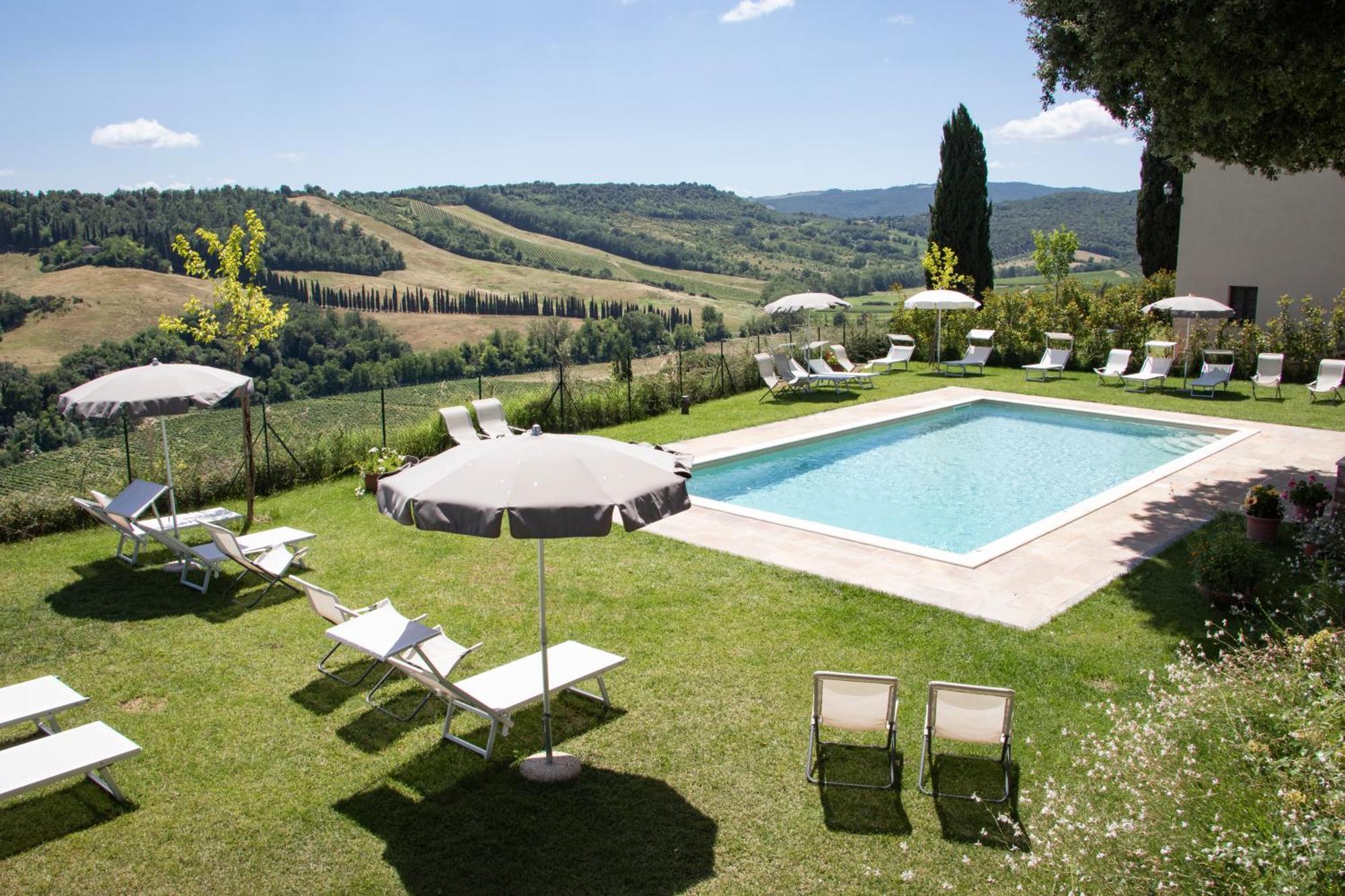 Agriturismo Castello Di Montauto 圣吉米纳诺 外观 照片