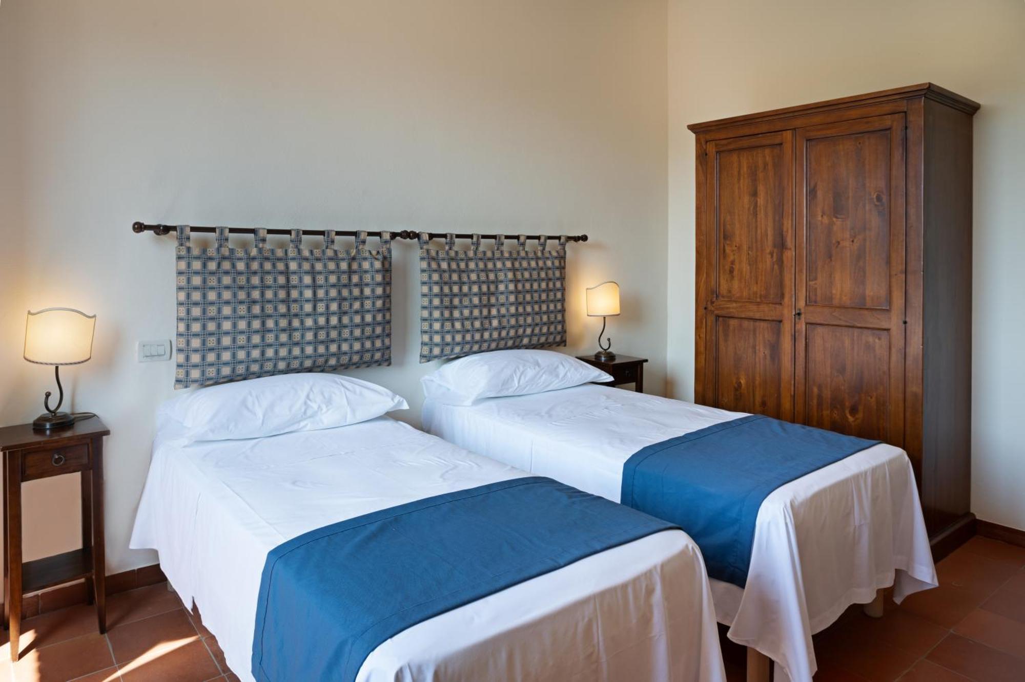Agriturismo Castello Di Montauto 圣吉米纳诺 外观 照片