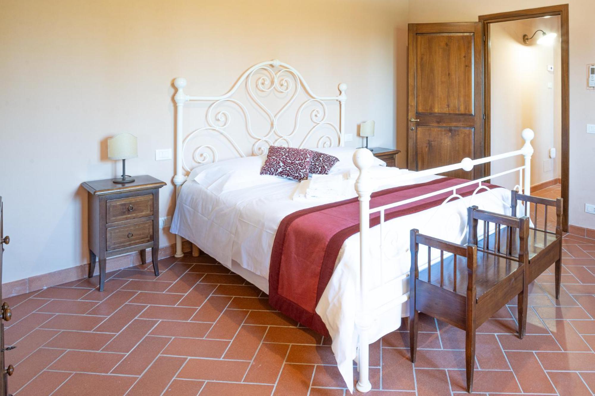 Agriturismo Castello Di Montauto 圣吉米纳诺 外观 照片