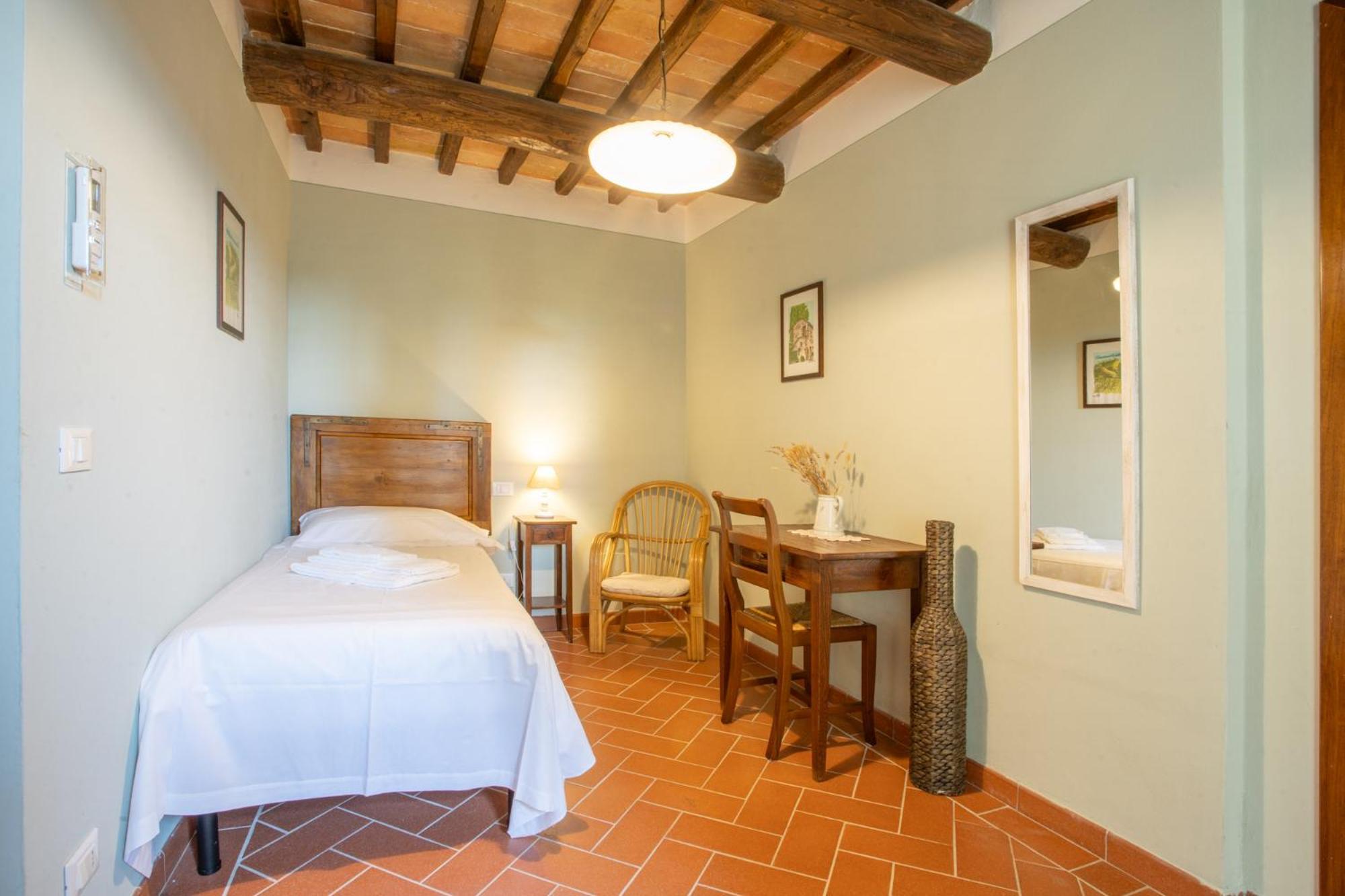 Agriturismo Castello Di Montauto 圣吉米纳诺 外观 照片