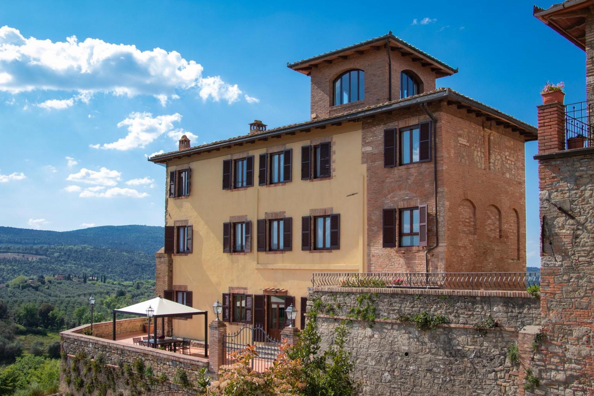 Agriturismo Castello Di Montauto 圣吉米纳诺 外观 照片